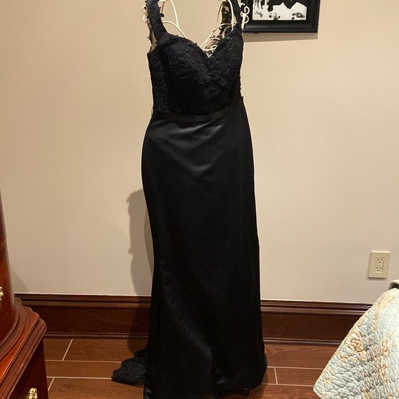 Ashley & Justin dress - Picture 3 of 6